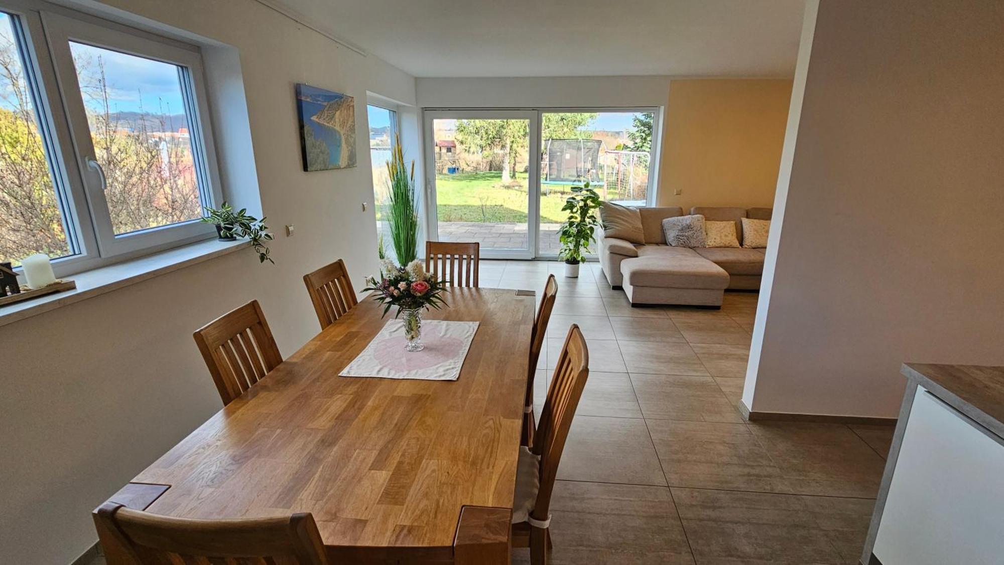 Sehr Schoenes Und Grosses Haus In Dresden - Partys Und Andere Feierlichkeiten Sind Wegen Eventueller Laermbelaestigung Nicht Gestattet Exterior photo