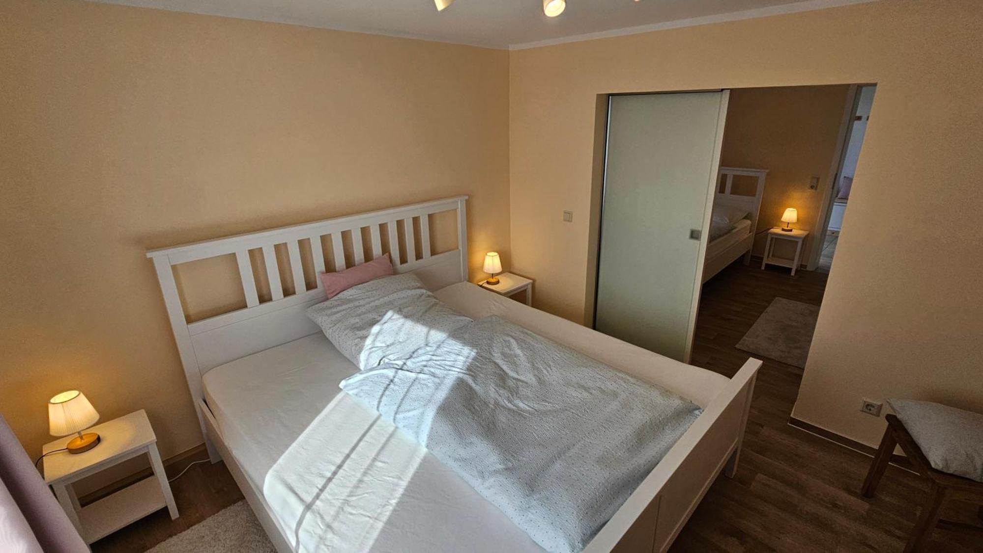 Sehr Schoenes Und Grosses Haus In Dresden - Partys Und Andere Feierlichkeiten Sind Wegen Eventueller Laermbelaestigung Nicht Gestattet Exterior photo